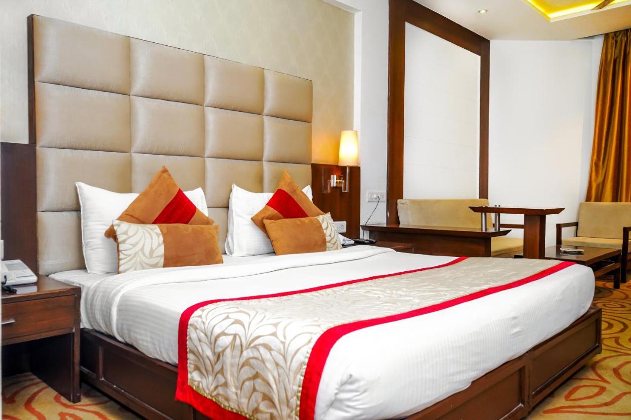 Hotel Gwalior Regency Exterior photo