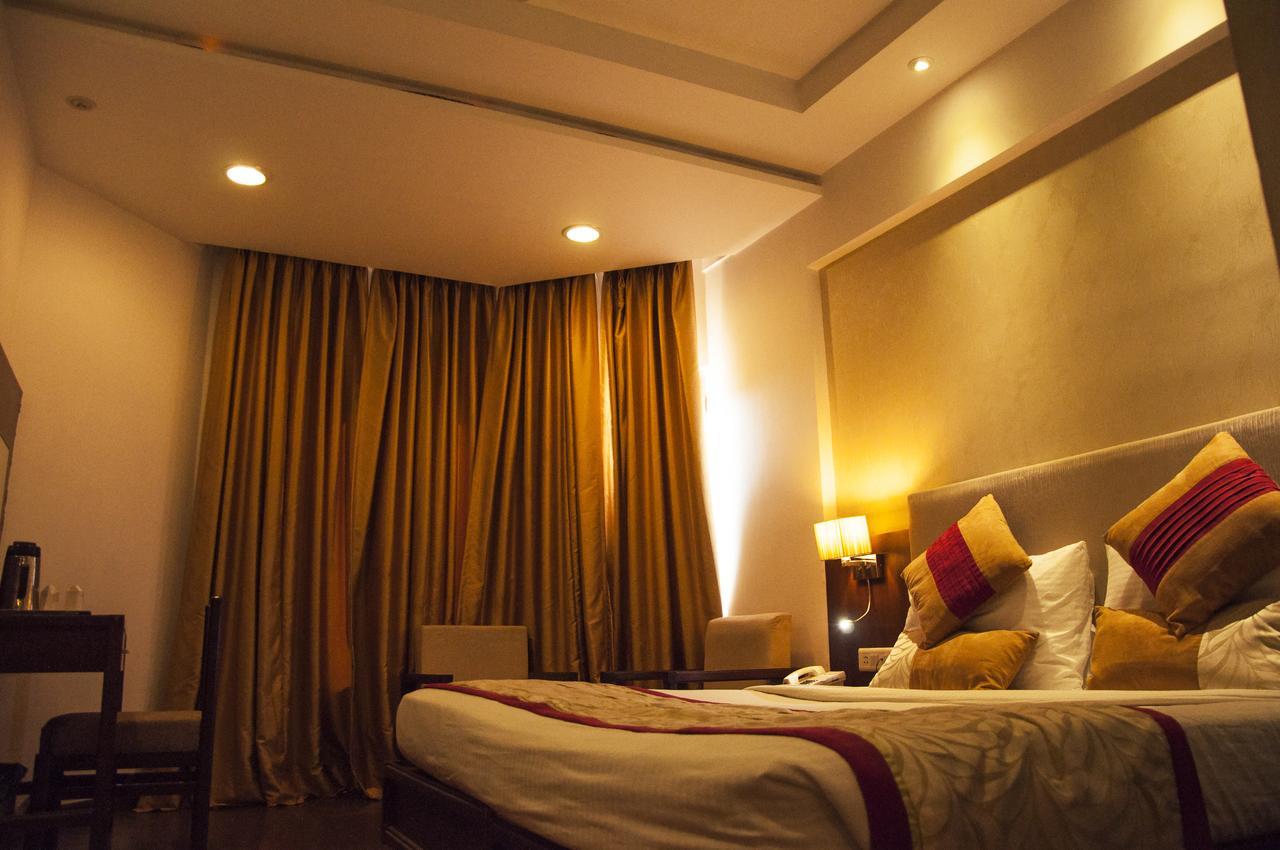 Hotel Gwalior Regency Exterior photo