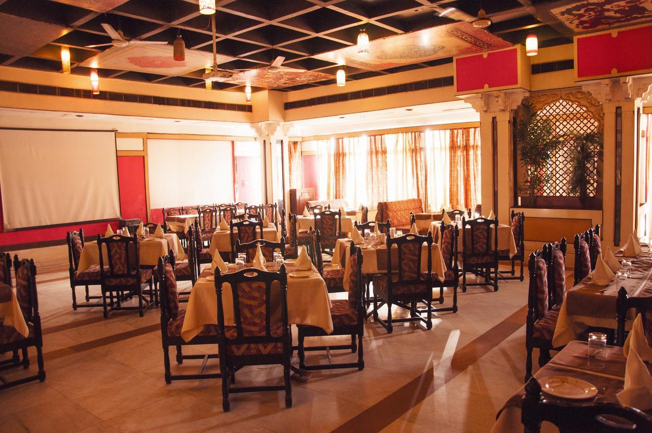 Hotel Gwalior Regency Exterior photo