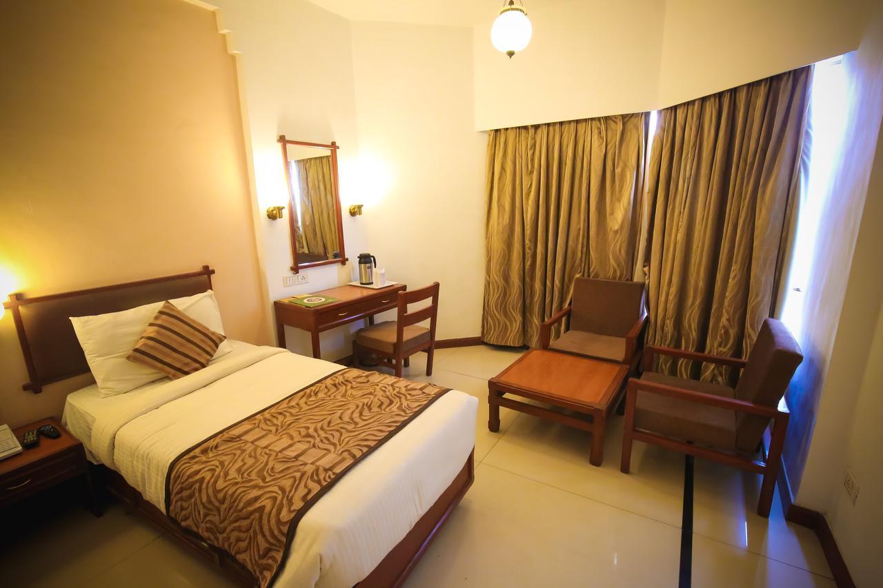 Hotel Gwalior Regency Exterior photo